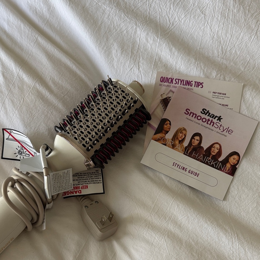 SHARK SmoothStyle Heated Comb & Blow Dryer Brush
